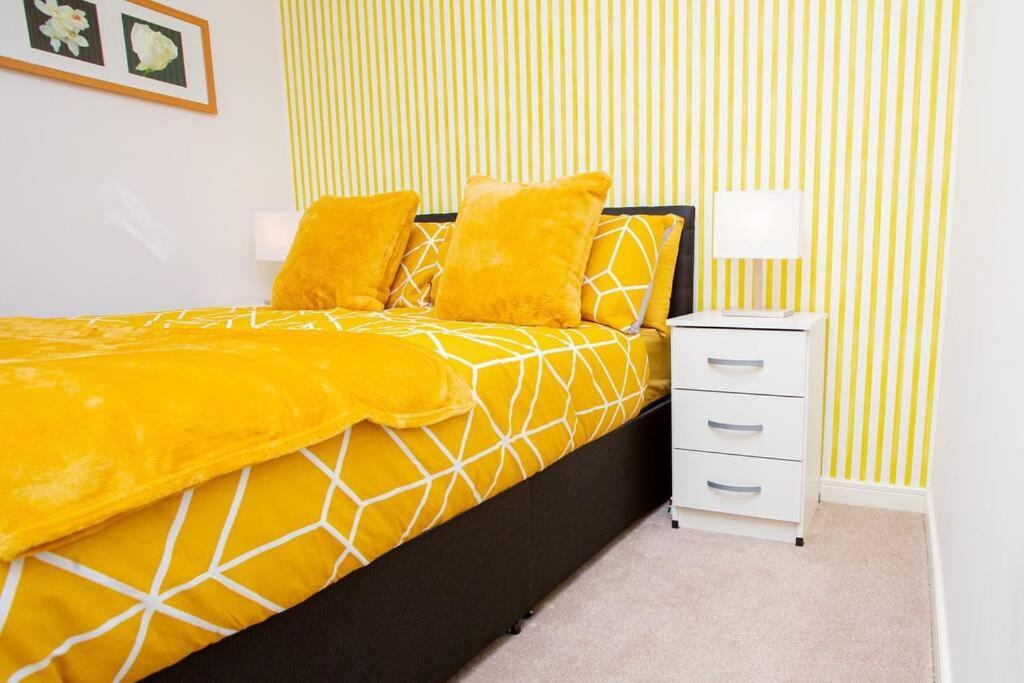 Mills Apartment - Two Bedroom En-Suite Apartment Нортхемптон Экстерьер фото