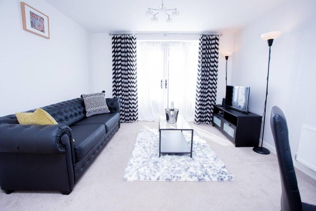 Mills Apartment - Two Bedroom En-Suite Apartment Нортхемптон Экстерьер фото