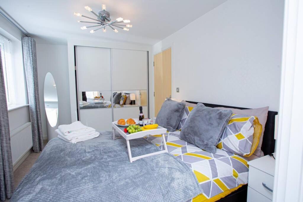 Mills Apartment - Two Bedroom En-Suite Apartment Нортхемптон Экстерьер фото